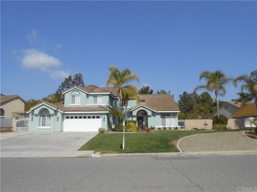 2353 Pacer Dr, Norco, CA 92860-2291