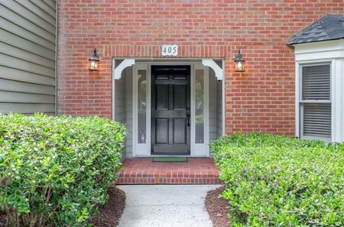 405 Bainbridge Dr, Atlanta, GA 30327-4272