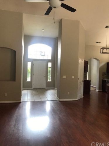 1935 El Paso Ave, Clovis, CA 93611-6671