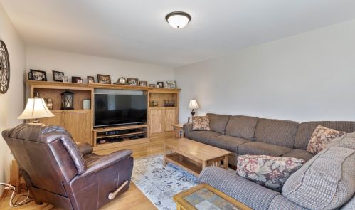 723 Warwick Dr, Carol Stream IL  60188-4332 exterior