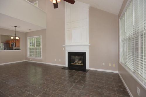 1676 Woodsford Rd, Kennesaw, GA 30152-7633