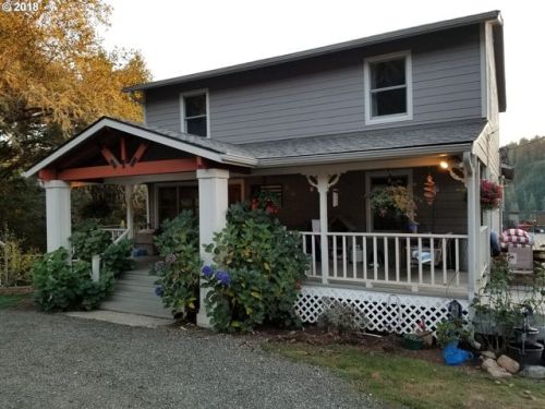 752 Osprey Dr, Umpqua, OR 97486-9757