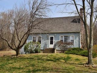 916 River Rd, Coventry, CT 06238-1228