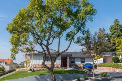 831 Victoria Pl, Burbank, CA 91504-1928