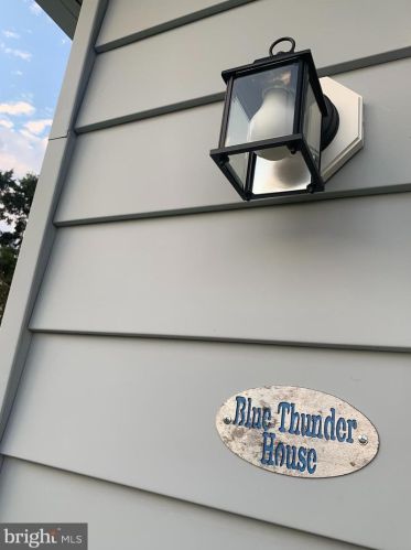 327 Washington Ter, Camden, NJ 08106-2148