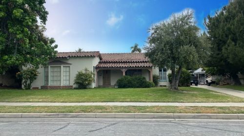 7911 3rd St, Downey, CA 90241-3221