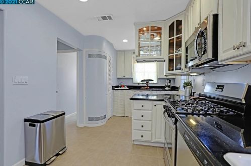 2704 Birch Ave, Concord CA  94520-1716 exterior