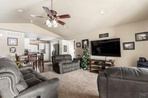 149 Cellini Dr, Pueblo, CO 81007-6373
