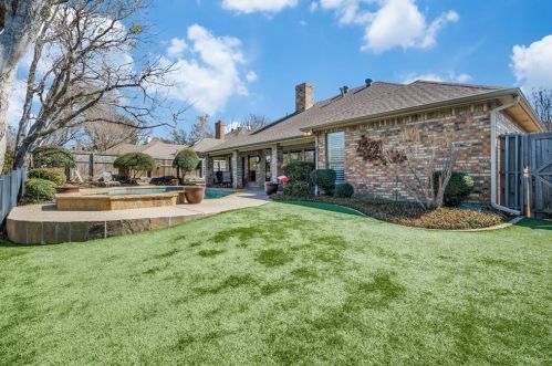 2321 Highland Hts Ln, Carrollton TX 75007-2033 exterior