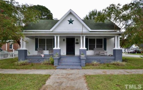 302 Sumner St, Selma, NC 27576-2531