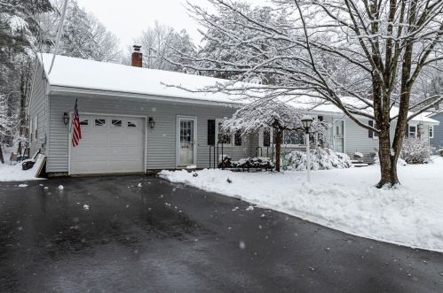 5 Yorkway Dr, Nashua, NH 03062-3568
