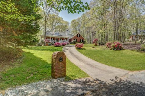 3307 Bold Spring Dr, Stockbridge, GA 30281-5669