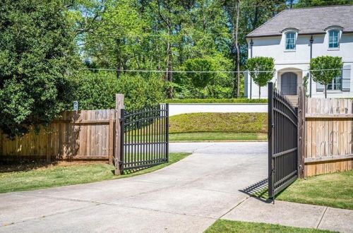 4437 Carmain Dr, Atlanta GA  30342-3503 exterior