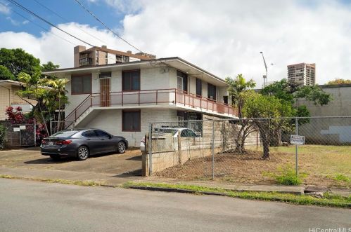 1266 Matlock Ave, Honolulu, HI 96814-1216