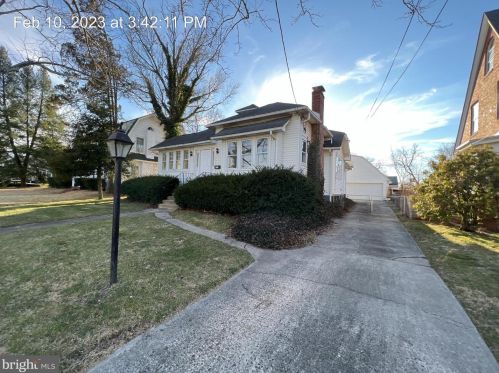 423 Manor Rd, Beverly, NJ 08010-1027
