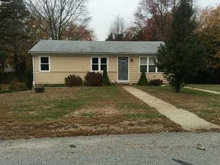 17 Pleasant View Cir, Smithfield, RI 02828-1911