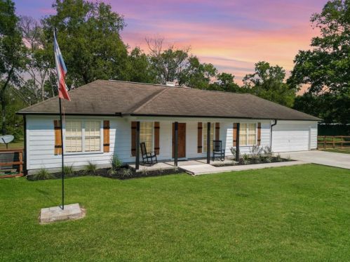 8912 Northridge Dr, Orange, TX 77632-6250