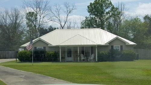2544 Krystal Ln, Ocean Springs, MS 39565-9791
