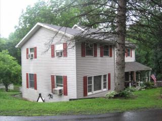 2114 Ackermanville Rd, Bangor, PA 18013-9303