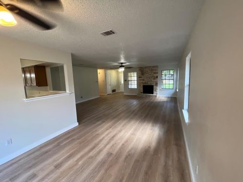11459 Bristle Oak Trl, Austin TX  78750-1913 exterior
