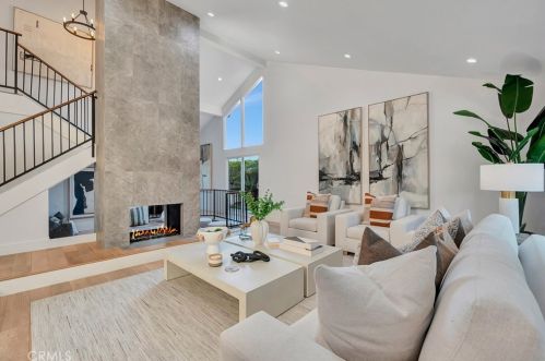 5892 Bellfield Ln, Huntington Beach CA  92648-1041 exterior