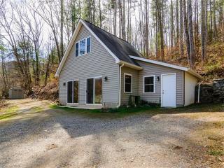 16 Sundance Rd, Weaverville NC  28787-9700 exterior