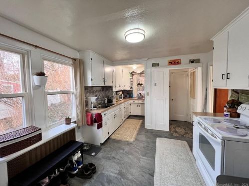 219 Barton St, Torrington CT  06790-5618 exterior