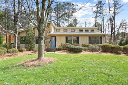 2497 Kingsley Dr, Marietta, GA 30062-5210