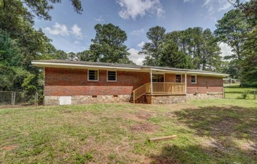 2708 Lakeview Dr, Conyers GA  30094-4944 exterior