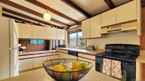 1376 Uila St, Honolulu HI  96818-1940 exterior