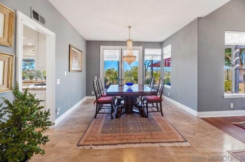 1597 Parkview Dr, Vista CA  92081-8750 exterior