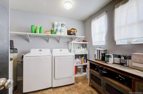 922 Willow Dr, Denver CO  80603-7761 exterior