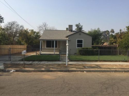 725 Sierra Vista Ave, Fresno, CA 93702-1726