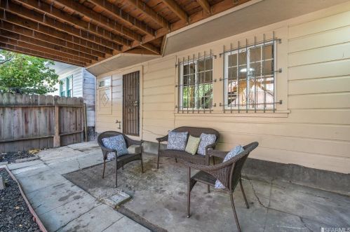 1306 Gilman Ave, San Francisco CA 94124-3243 exterior