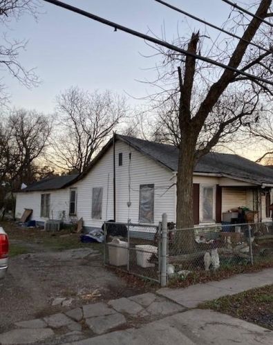 2825 Dalton St, Greenville, TX 75401-2409