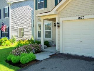 1673 Cameron Dr, Pingree Grove, IL 60140-9074