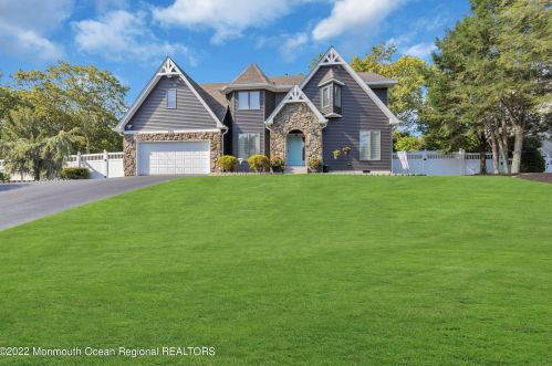 800 Orchard St, Lacey Township, NJ 08734-1621