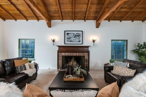 1932 Montecito Dr, Glendale CA  91208-1822 exterior