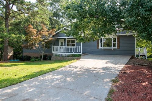 33 Russell Ln, Carrollton, GA 30116-9782