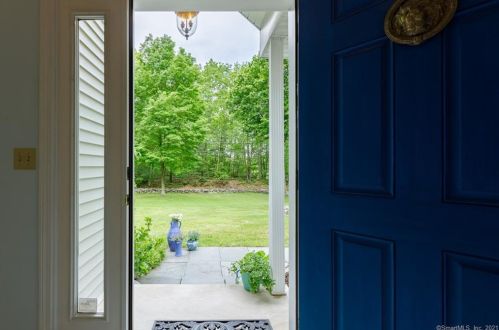 22 Rowley Rd, Woodbury, CT 06798-2312