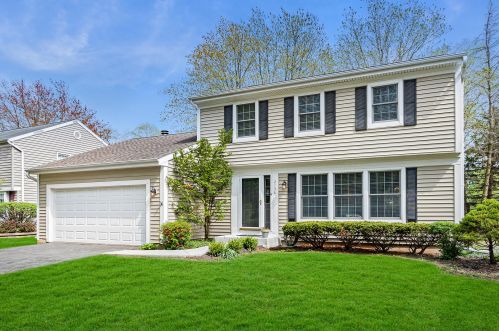 2136 Countryside Cir, Naperville, IL 60565-3217