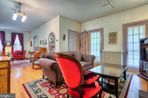 263 Walnut St, Carlisle PA  17013-3735 exterior