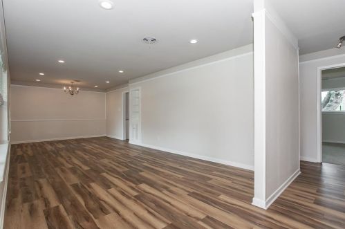 1813 Saxony Rd, Fort Worth, TX 76116-1977