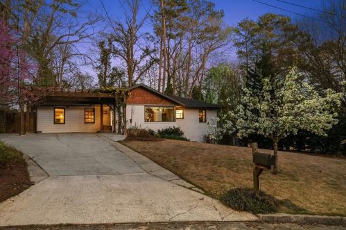 1615 Fama Dr, Atlanta GA  30329-3311 exterior