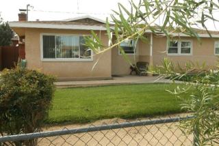 16457 Manzanita St, Hesperia CA  92345-4930 exterior