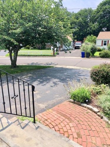 15 Ambler Dr, Norwalk CT  06851-5201 exterior