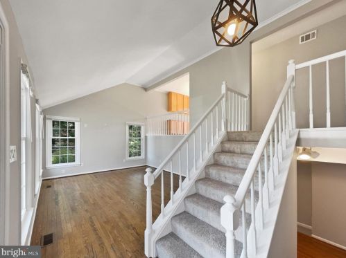 9109 Lake Braddock Dr, Springfield VA  22015-2136 exterior