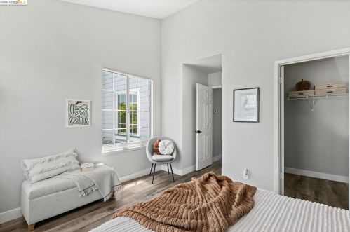 502 Commodore Dr, Richmond CA  94804-4583 exterior