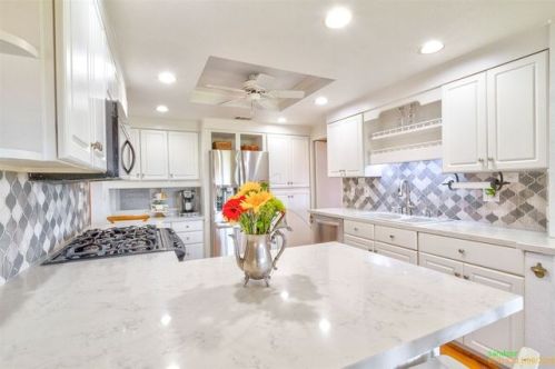3391 Summer Set Way, Oceanside, CA 92056-3209