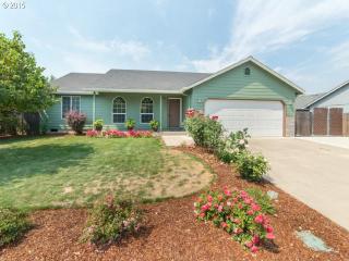 721 1st St, Walker, OR 97426-9877